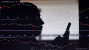 PREMIUM WRAP-UP: Peluang Saham ADMR, Aksi Korporasi TLKM, hingga Obligasi Indika (INDY)