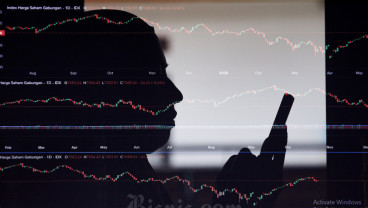 PREMIUM WRAP-UP: Peluang Saham ADMR, Aksi Korporasi TLKM, hingga Obligasi Indika (INDY)