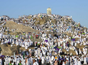 Umat Islam Memadati Jabal Rahmah Jelang Wukuf di Arafah
