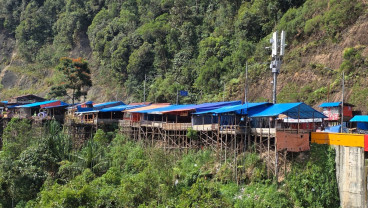 Dianggap Ilegal, Pemprov Sumbar Tertibkan Pedagang di Atas Flyover Kelok Sembilan