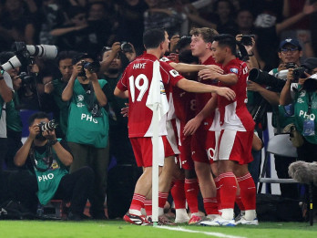 Momen 'Bestie' Ole Romeny Tepuk Pundak Prabowo Usai Laga Indonesia vs China