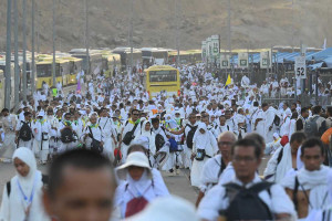 Jamaah Haji Bergerak Menuju ke Mina