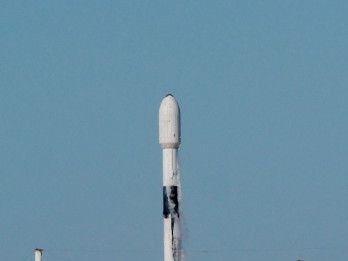 Airbus' Oneweb, Elon Musk's Starlink, and Amazon's Kuiper Showcase Fierce Rivalry in the Minisatellite Market