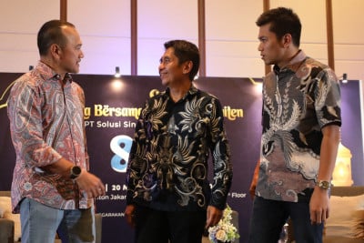 Gerak Surge (WIFI) Kebut Internet Murah dan Lelang Frekuensi 1,4 GHz