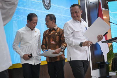 Pemerintah Cabut Empat IUP Nikel Raja Ampat