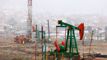 Harga Minyak Mentah Kembali Melemah (11/6), Saudi Aramco Kirim Lebih Sedikit ke China