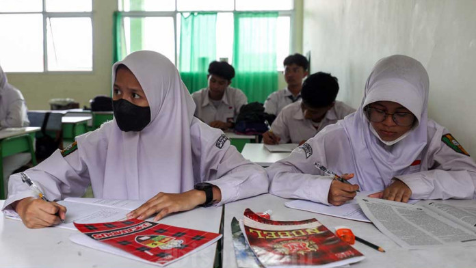 Pendaftar SPMB 2025 Jabar Capai 64.000 Siswa, Server Sempat Keteteran