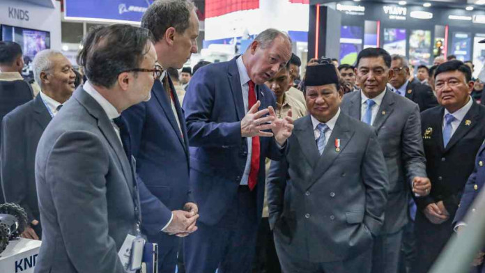 Prabowo dan CEO KNDS Teken 5 MoU Pertahanan RI-Prancis di Indo Defence 2025