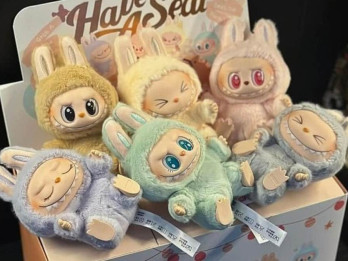 Boneka Labubu Laku Rp2,4 Miliar dalam Lelang Pertama di Dunia, Saham Pembuatnya Langsung Melesat