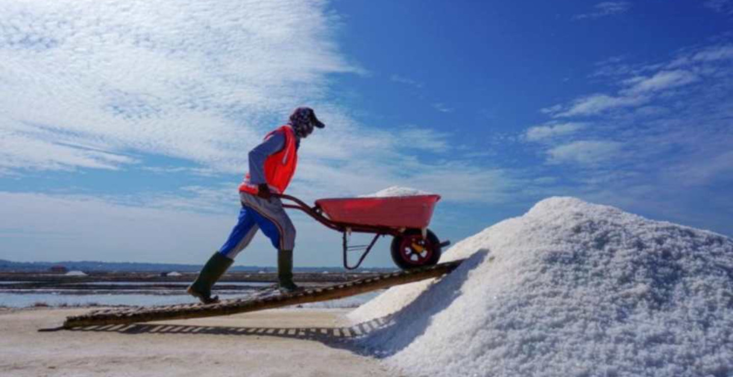 Indonesia Boosts Sugar and Salt Output to Achieve Food Self-Sufficiency