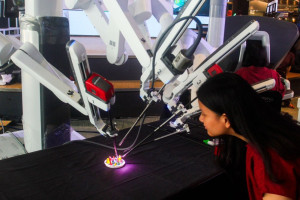 Teknologi Robotic Untuk Operasi Bedah