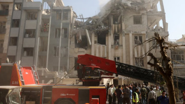 Iran 'Hujani' Israel dengan Rudal Sebagai Pembalasan