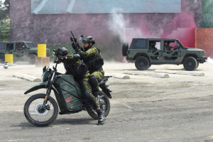 Demonstrasi Alutsista di Indo Defence Expo