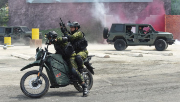 Demonstrasi Alutsista di Indo Defence Expo
