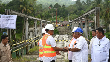 Tunaikan Janji, Pemprov Sumut Mulai Bangun Ulang Jembatan Ambruk di Nias Barat