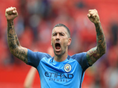 Aleksander Kolarov Dampingi Cristian Chivu Jadi Asisten di Inter