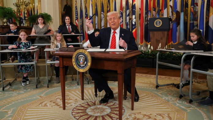 Trump Dorong Serapan Biofuel Domestik untuk BBM dan Batasi Impor