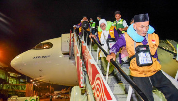 Bandara Sepinggan Balikpapan Sambut 360 Jemaah Haji Kloter Pertama