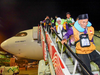 Bandara Sepinggan Balikpapan Sambut 360 Jemaah Haji Kloter Pertama