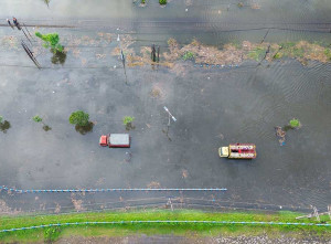 Banjir Rendam Jalanan di Porong Sidoarjo
