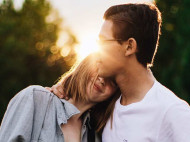 7 Tips Cinta, Membangun Kedekatan Emosional dengan Pasangan