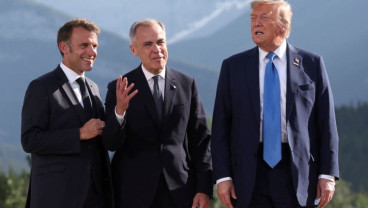 Konflik dengan Israel Berlanjut, Trump Desak Iran Menyerah Tanpa Syarat