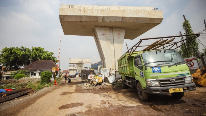 Proyek Mandek Jalan Layang Nurtanio Bikin Arus Lalu Lintas Makin Padat