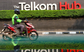Kompak Menambah Taruhan di Saham Telkom (TLKM)