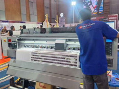 Melihat Canggihnya Mesin Cetak yang Diperkenalkan di Pameran Grafika Makassar