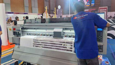 Melihat Canggihnya Mesin Cetak yang Diperkenalkan di Pameran Grafika Makassar