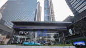 Perang Harga Mobil Listrik China Ancam Emiten Otomotif, Saham ASSA Curi Perhatian