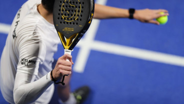 Hampir Serupa, Apa Bedanya Padel dengan Tenis?