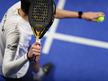Hampir Serupa, Apa Bedanya Padel dengan Tenis?