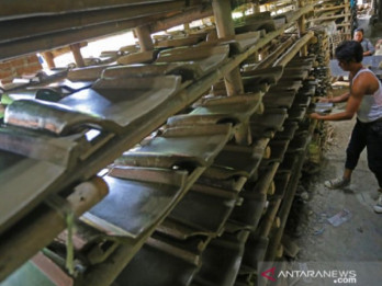 Genteng Jatiwangi Jadi Syarat untuk Proyek Bangunan Negara di Majalengka
