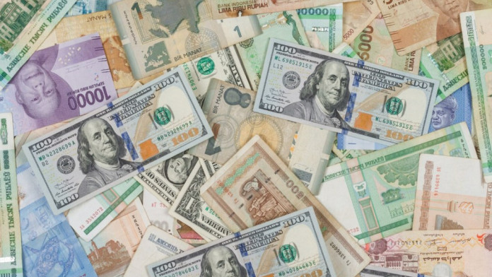 Manuver China dan Uni Eropa Kikis Dominasi Dolar AS