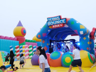 Libur Sekolah, Wahana Inflatable Terbesar Dibuka