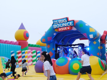 Libur Sekolah, Wahana Inflatable Terbesar Dibuka