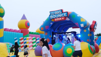 Libur Sekolah, Wahana Inflatable Terbesar Dibuka