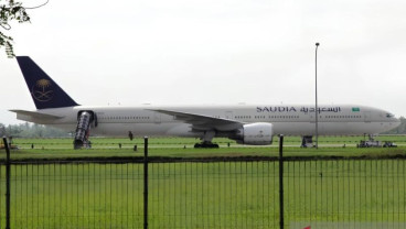 Pesawat Saudi Airlines yang Kembali Dapat Ancaman Bom Angkut 376 Jemaah Haji