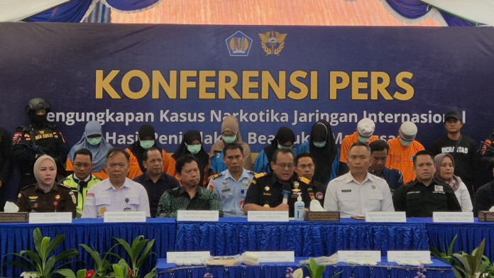 Bea Cukai Makassar Ringkus Jaringan Narkotika Internasional, Amankan 2kg Sabu