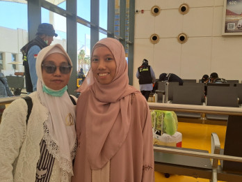 Cerita Afifah Jemaah Haji Muda dari Solo Berangkat Bersama Ibunda