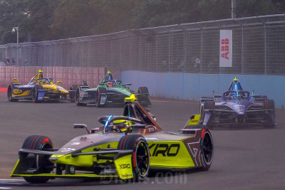 Pembalap Tim Kiro Racing Dan Ticktum Juara Dalam Ajang 2025 Sarinah Jakarta E-Prix
