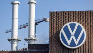 Volkswagen Serahkan Unit Perdana VW Kombi Listrik ID Buzz di Bandung