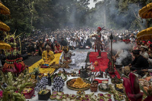 Upacara Adat Sunda Nusantara Sabuana Ngertakeun Bumi Lamba ke-17