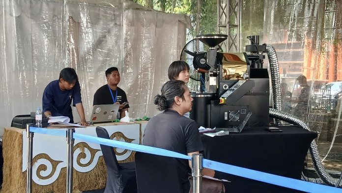 Puluhan Barista Unjuk Gigi di CEF 2025 Kuningan, Adu Roasting dan Cupping