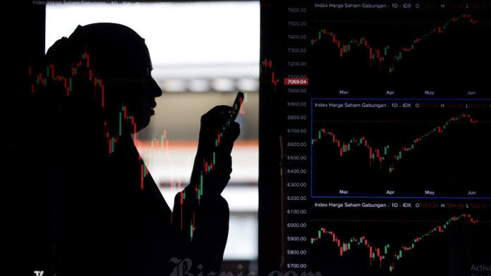 IHSG Dibuka Melemah, Saham Migas Tersengat Konflik Timur Tengah