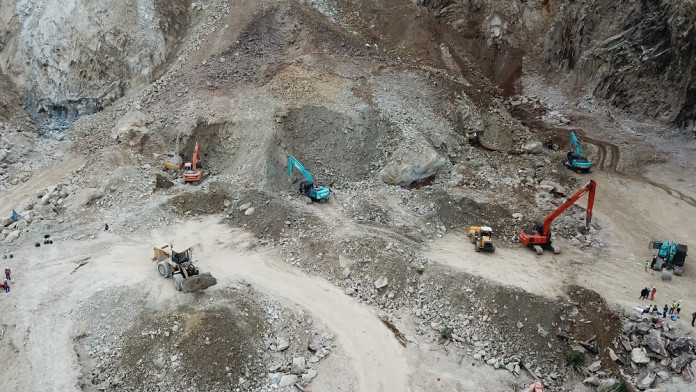 Eks Pekerja Tambang Gunung Kuda Segera Dipekerjakan di Proyek Pemda