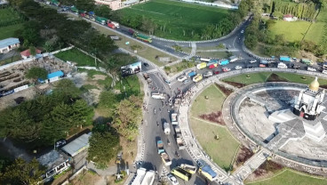 Demo Aturan Zero Odol, Ratusan Sopir Truk di Lombok Blokir Jalan