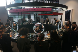 Make Over Padukan Teknologi Mutakhir Pada Industri Kecantikan