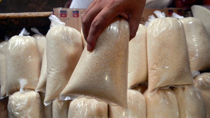 Harga Pangan Hari Ini 24 Juni: Daging Ayam & Gula Naik, Beras Kompak Turun